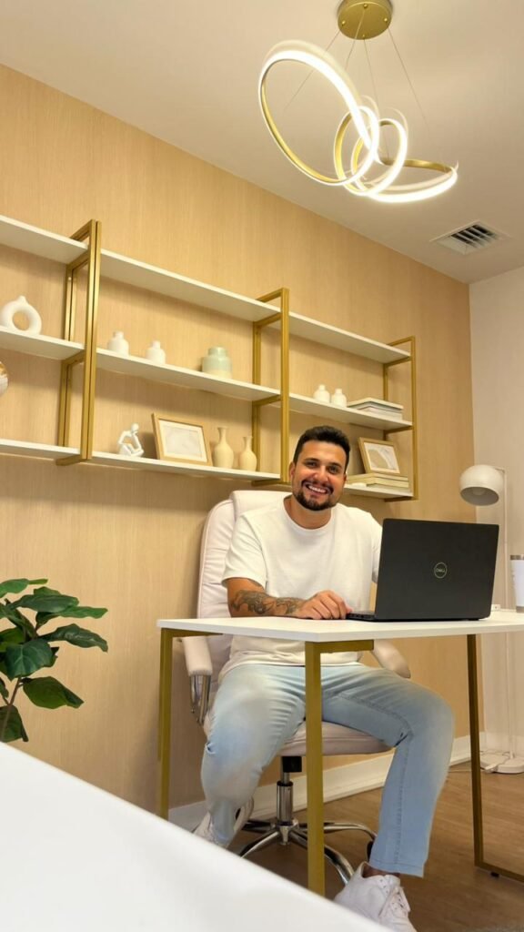 Psicólogo Willian Michael atendimento TCC em Copacabana